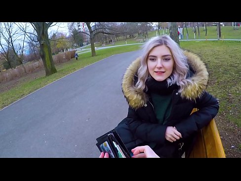 ❤️ Gleypir heitt ásamt ókunnugra fyrir peninga - blástur í garðinum eftir Evu Elfie ❤️❌ Endaþarmsmyndband á is.sitevox.top ☑
